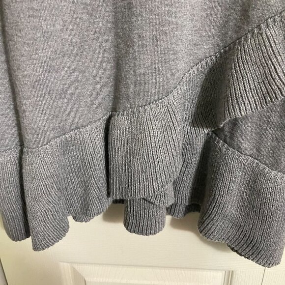 Lane Bryant Womens NWT Gray Ruffle Trim Faux Wrap Round Neck Sweater 18/20 - Picture 4 of 8